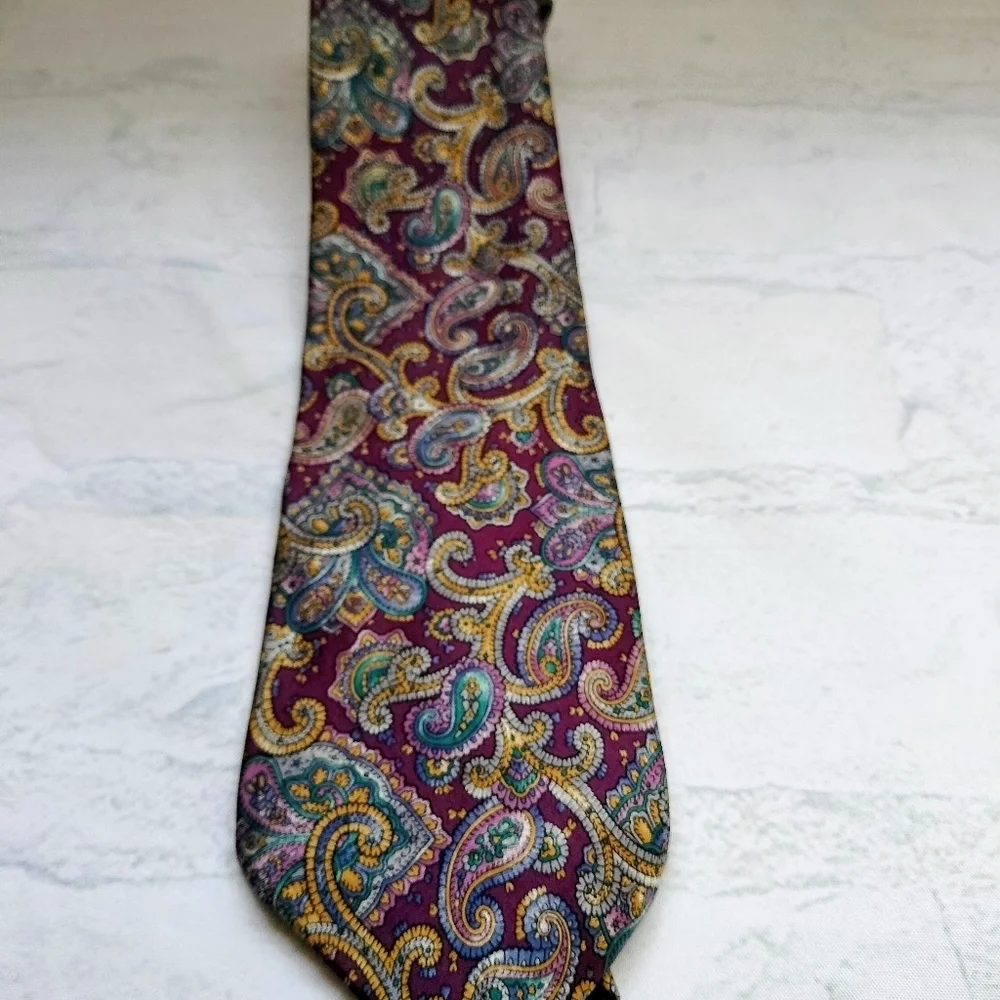 Geoffrey Beene Men's Tie Necktie Silk Made in USA Paisley Multicolored Retro
